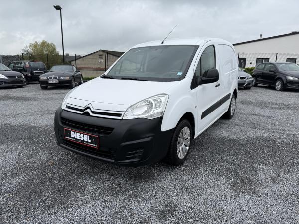 Voiture d'occasion à vendre : Citroen Berlingo 1600CC HDI 75CV UTILITAIRE ANNEE 2017 GARANTIE!!