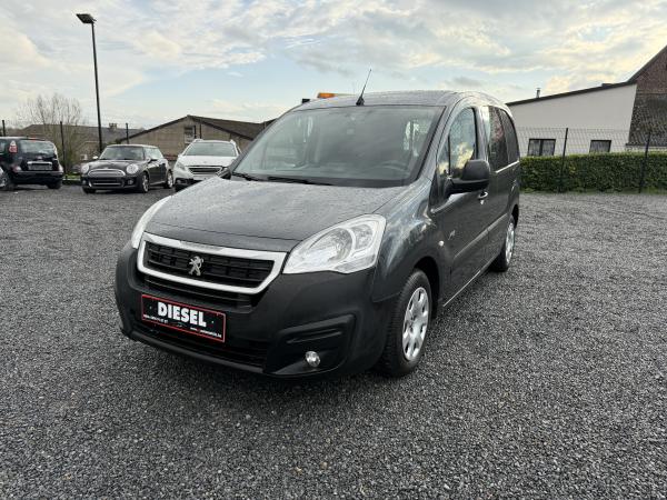 Voiture d'occasion à vendre : PEUGEOT PARTNER 1600CC HDI 114CV UTILITAIRE 3PLACES GARANTIE!!!